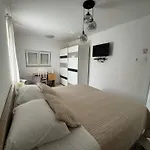 Three Bedroom Apartmant With Sea View & Terrace - Angela\'S Apartments